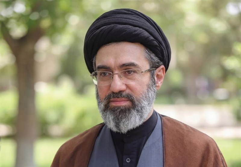 آیت‌الله خامنه‌ای: بانوان ایران پیشگامان مقاومت در پشت خطوط جنگ هستند