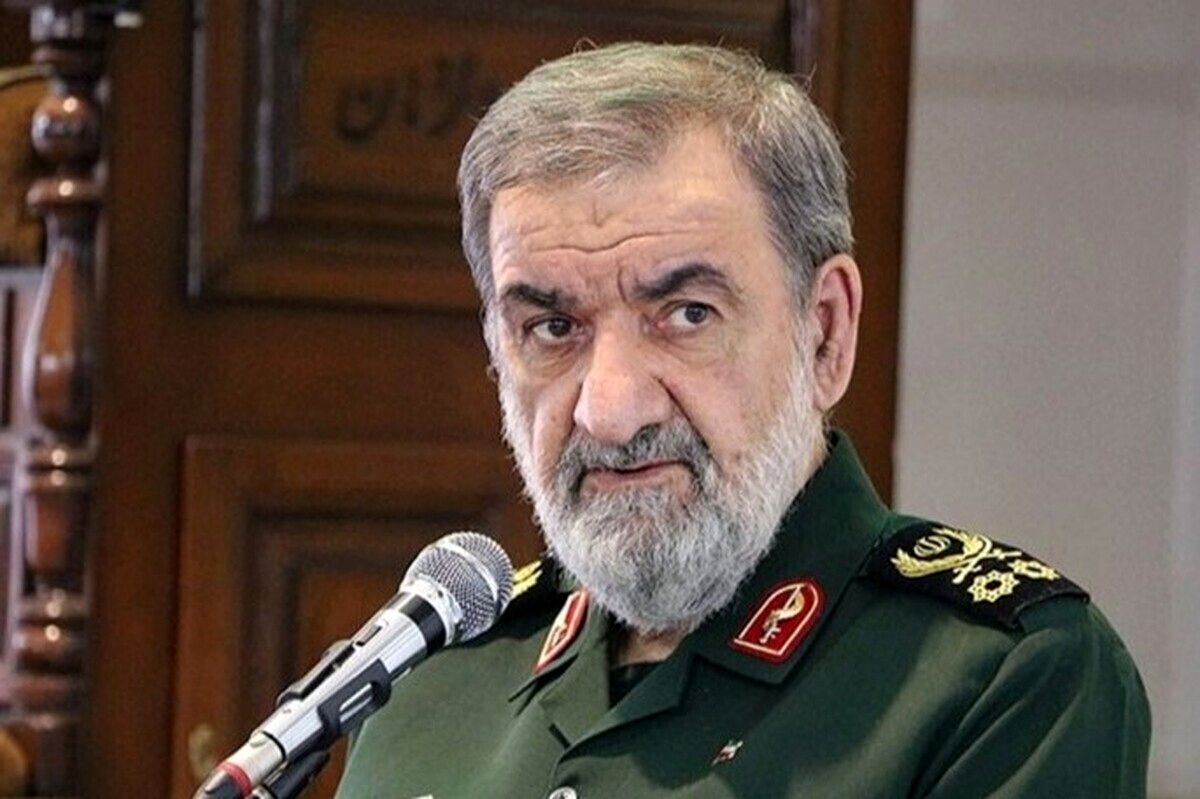 چرا رهبر انقلاب در مقابل مردم ظاهر نمی‌شوند؟/ محسن رضایی پاسخ داد