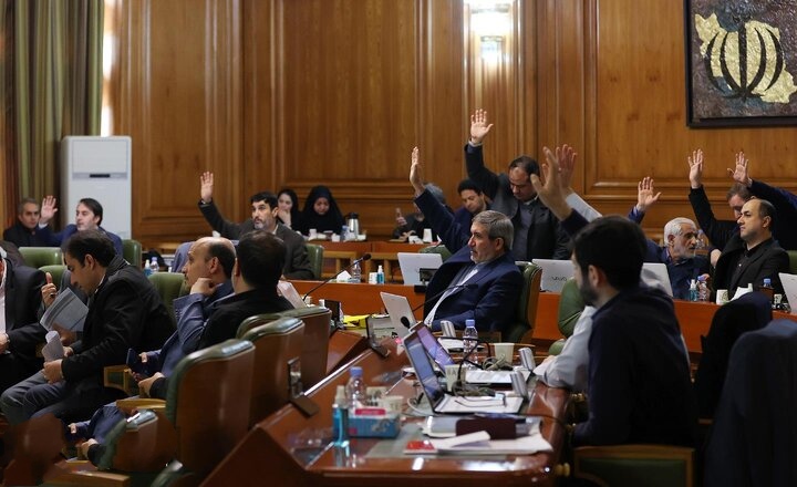 تصویب یک فوریت لایحه اصلاح مصوبه نظام یکپارچه بلیت الکترونیک حمل‌ونقل عمومی/ تا زمان تصویب نهایی استفاده از حمل و نقل عمومی رایگان نیست