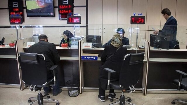با وجود اعلام رفع اختلال در ۴ بانک؛ مشتریان همچنان با مشکل مواجهند