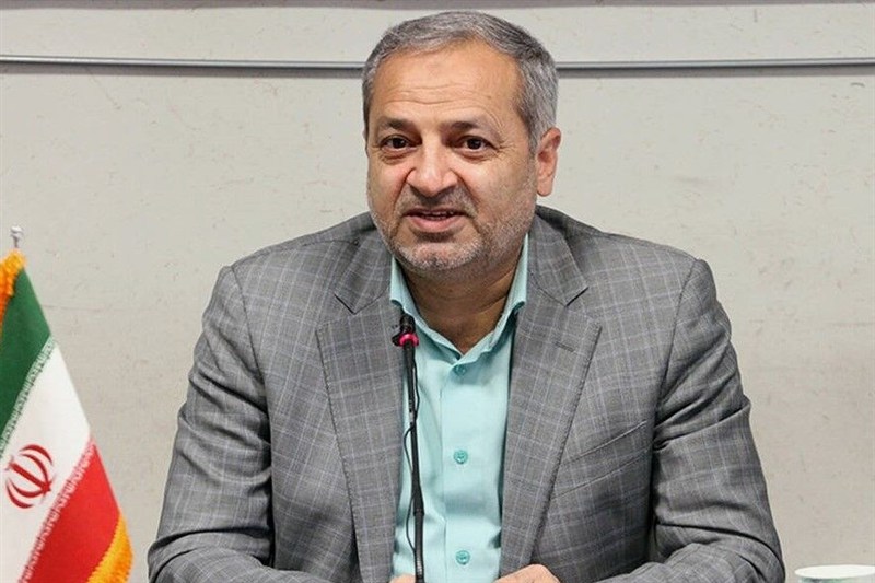 الزام دانش‌آموزان برای حضور در کلاس درس با پلاک دروغ است