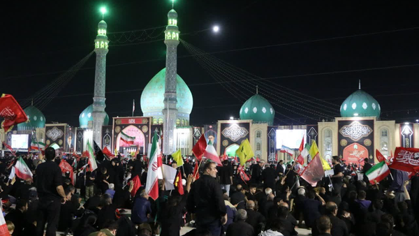 دو سوم ظرفیت جمکران پیش از آغاز مراسم بدرقه رهبر شهید پر شد