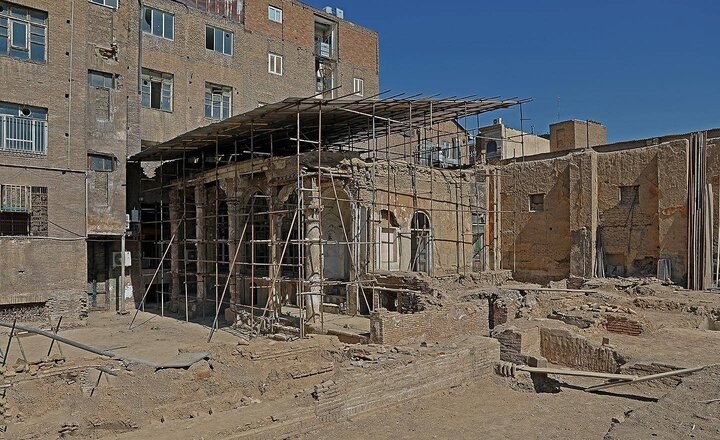ایجاد مرکز یکپارچه فرهنگی، گردشگری با اتصال عمارت علاءالدوله به بافت‌ تاریخی اطراف/ انجام فاز نخست مرمت بنا تا سال آینده